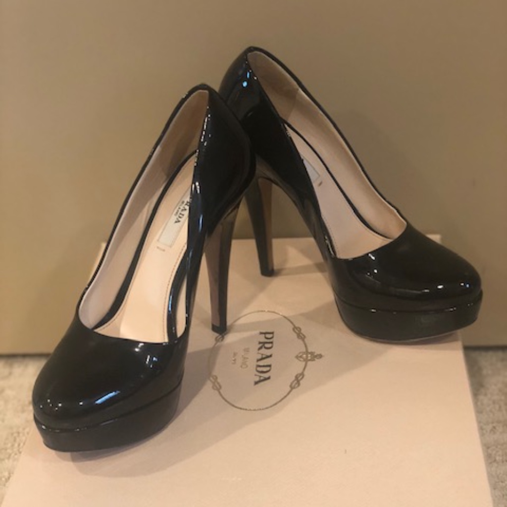 Prada Patent Leather Pointed-Toe Pumps Size: 4.5